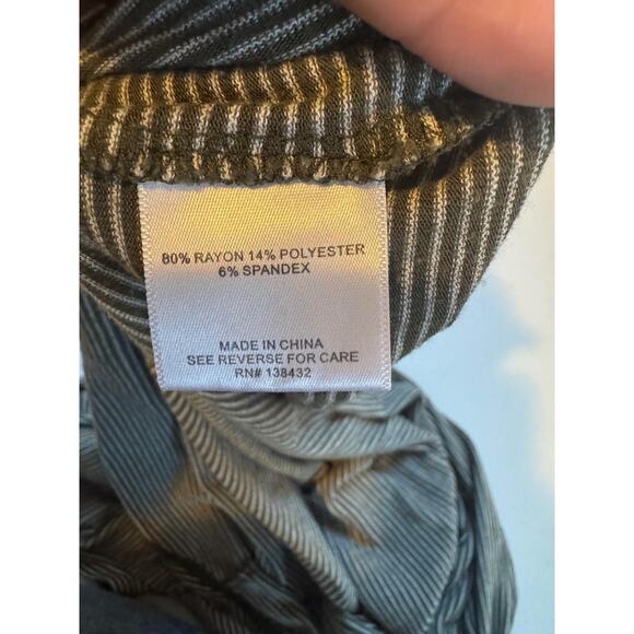 ModCloth Tunic Womens Medium Gray White Striped Short Sleeve Stretch Lagenlook - Picture 7 of 9